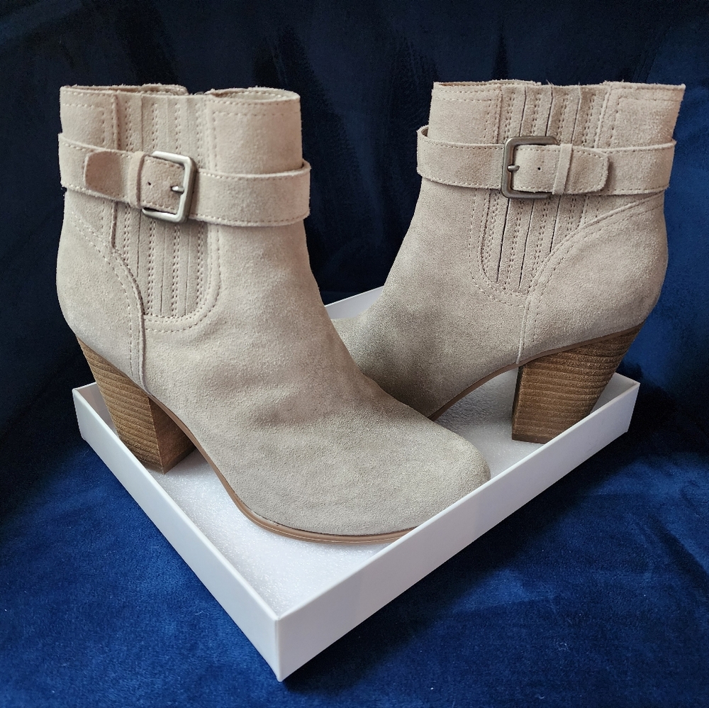 Michael Kors Suede Tan Ankle Booties
